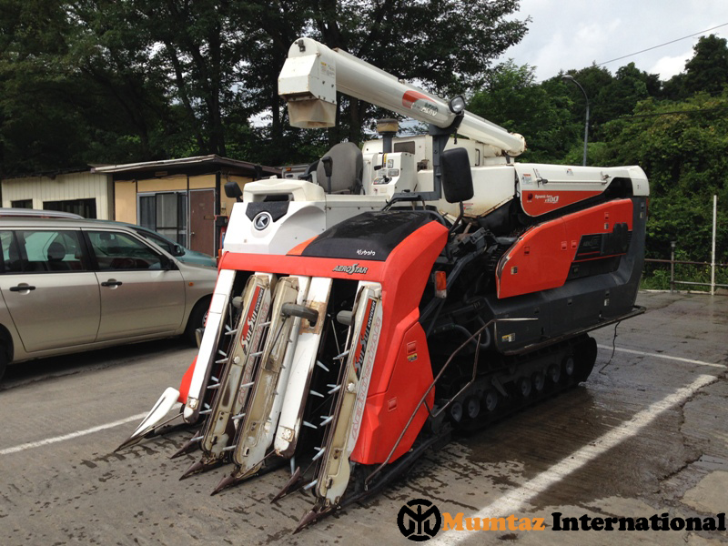 KUBOTA RICE HARVESTER 